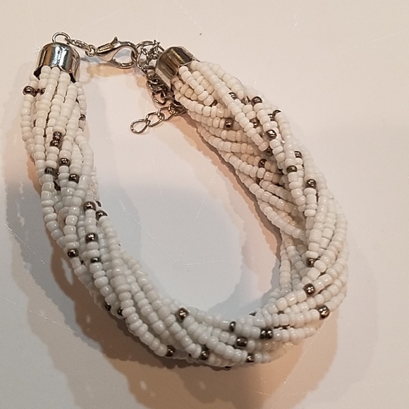 unidentified Jewelry - Twisted Bead Bracelet 8 in NWOT